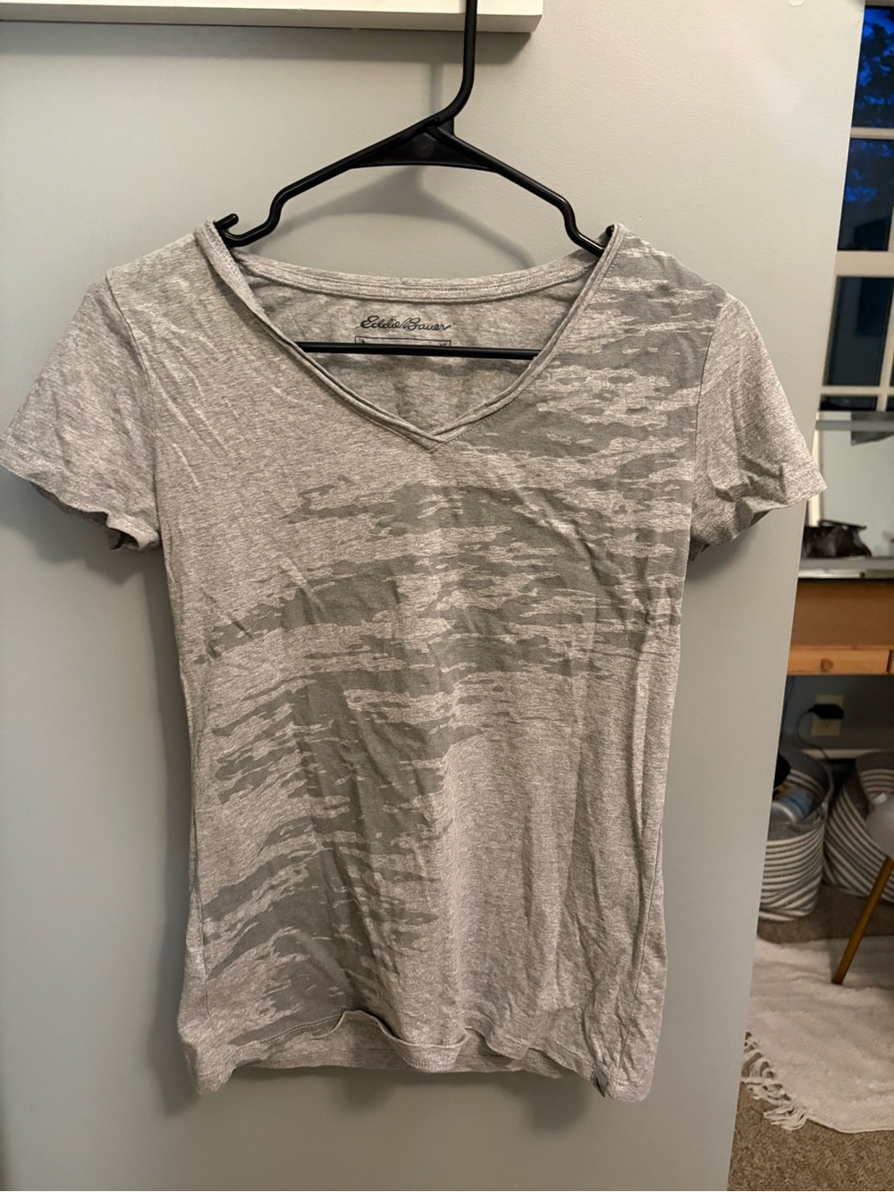 Eddie Bauer Light Gray Short Sleeve V-Neck Tee